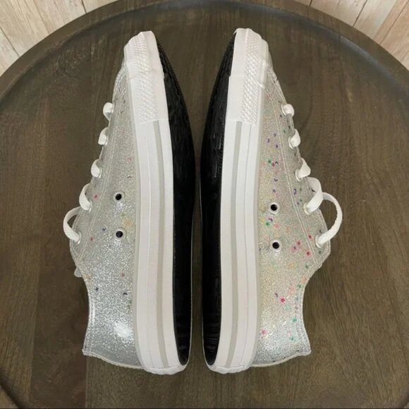Converse Galaxy Shimmer Low Top - Youth size 5 - Picture 7 of 9